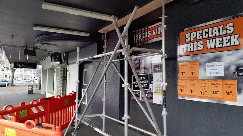 Cantilevered Scaffolding